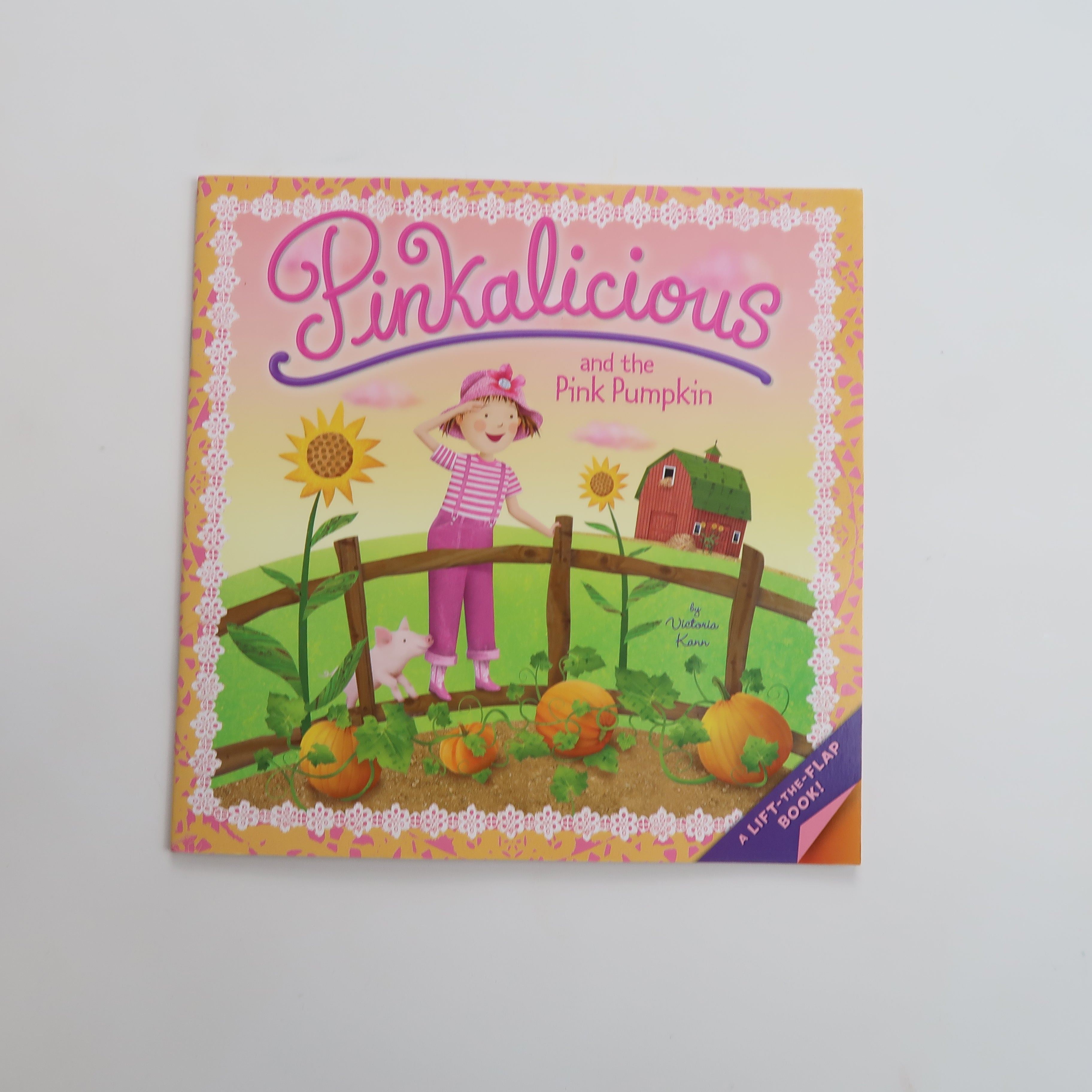 Pinkalicious and the Pink Pumpkin - Book