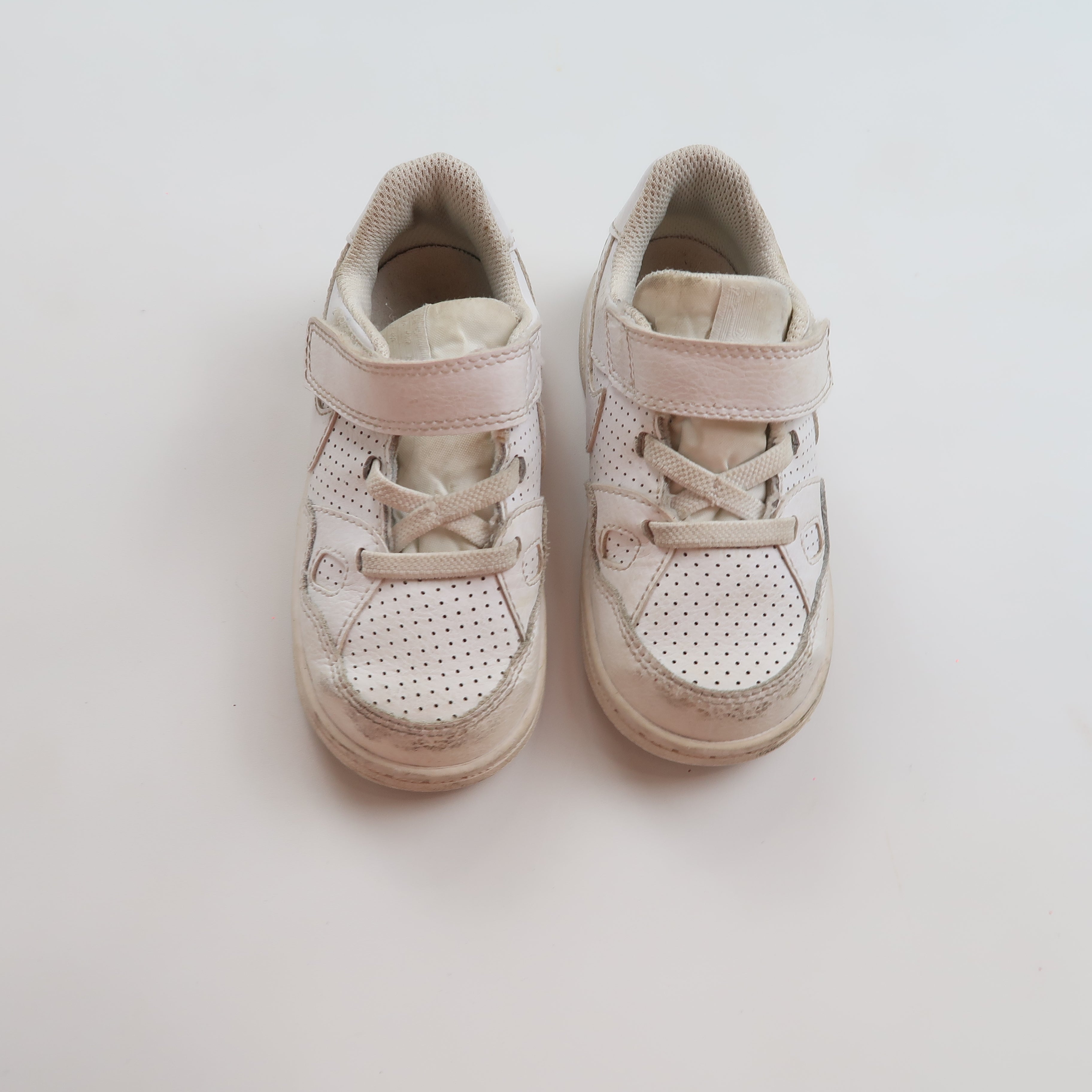 Nike - Shoes (Shoes - 8)