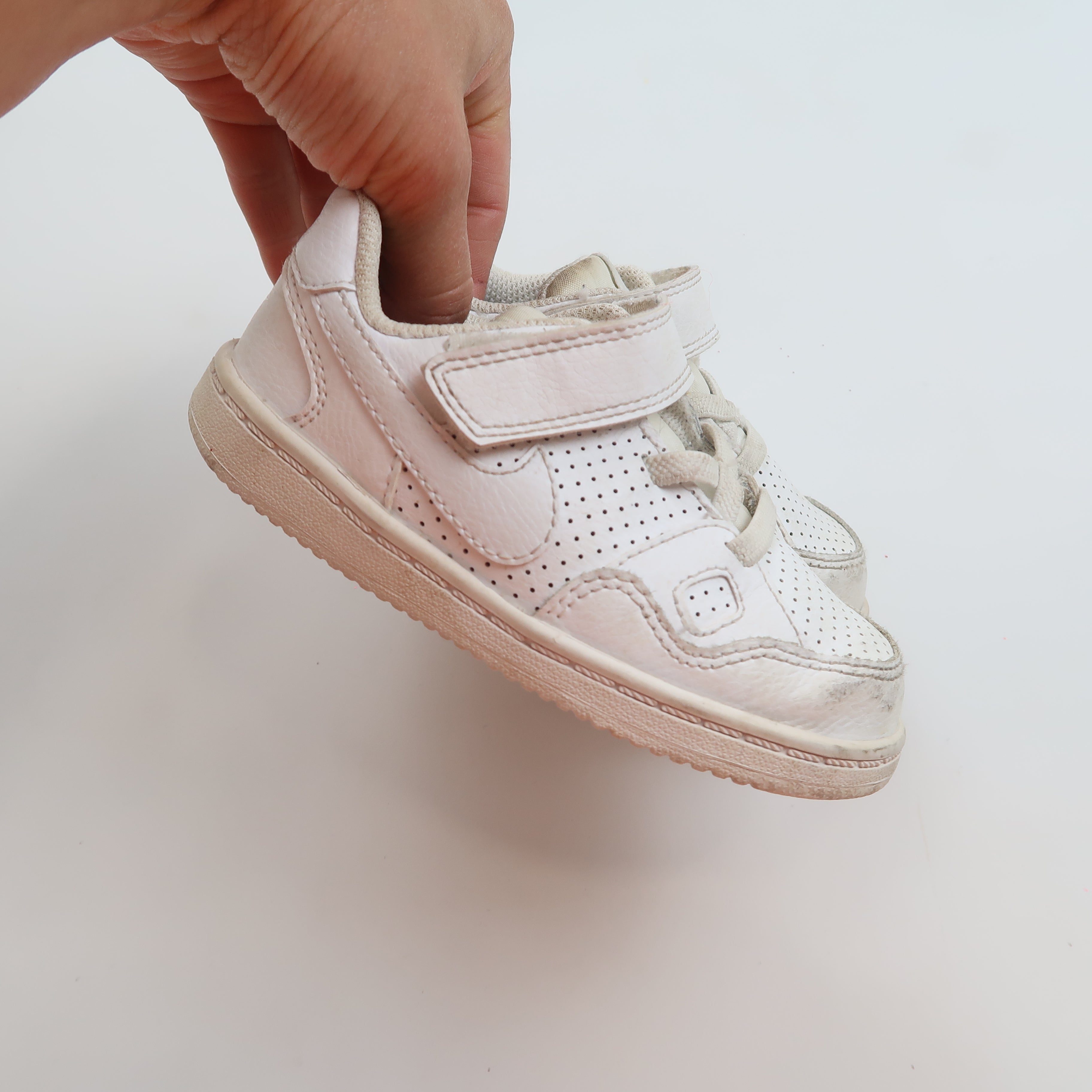 Nike - Shoes (Shoes - 8)