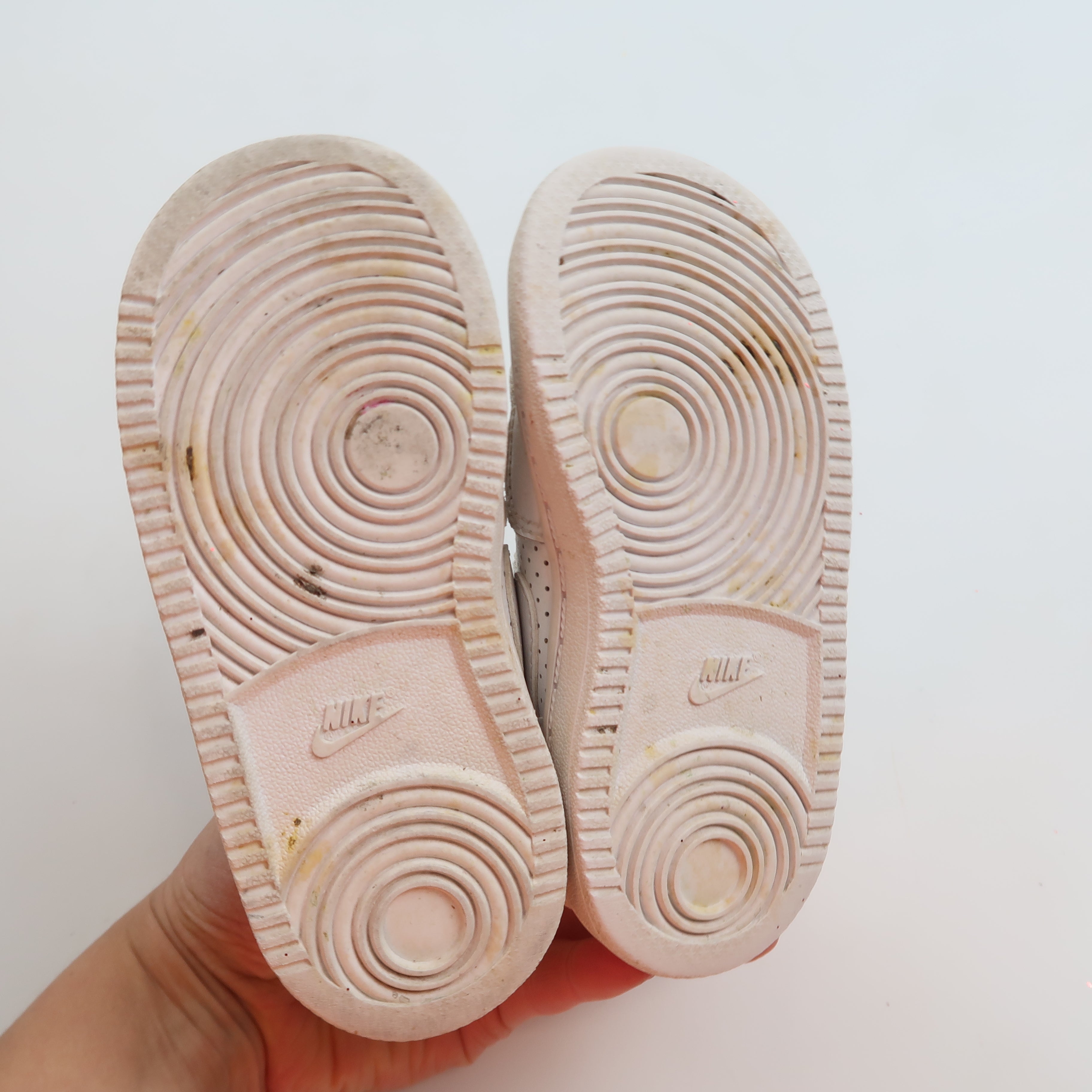 Nike - Shoes (Shoes - 8)