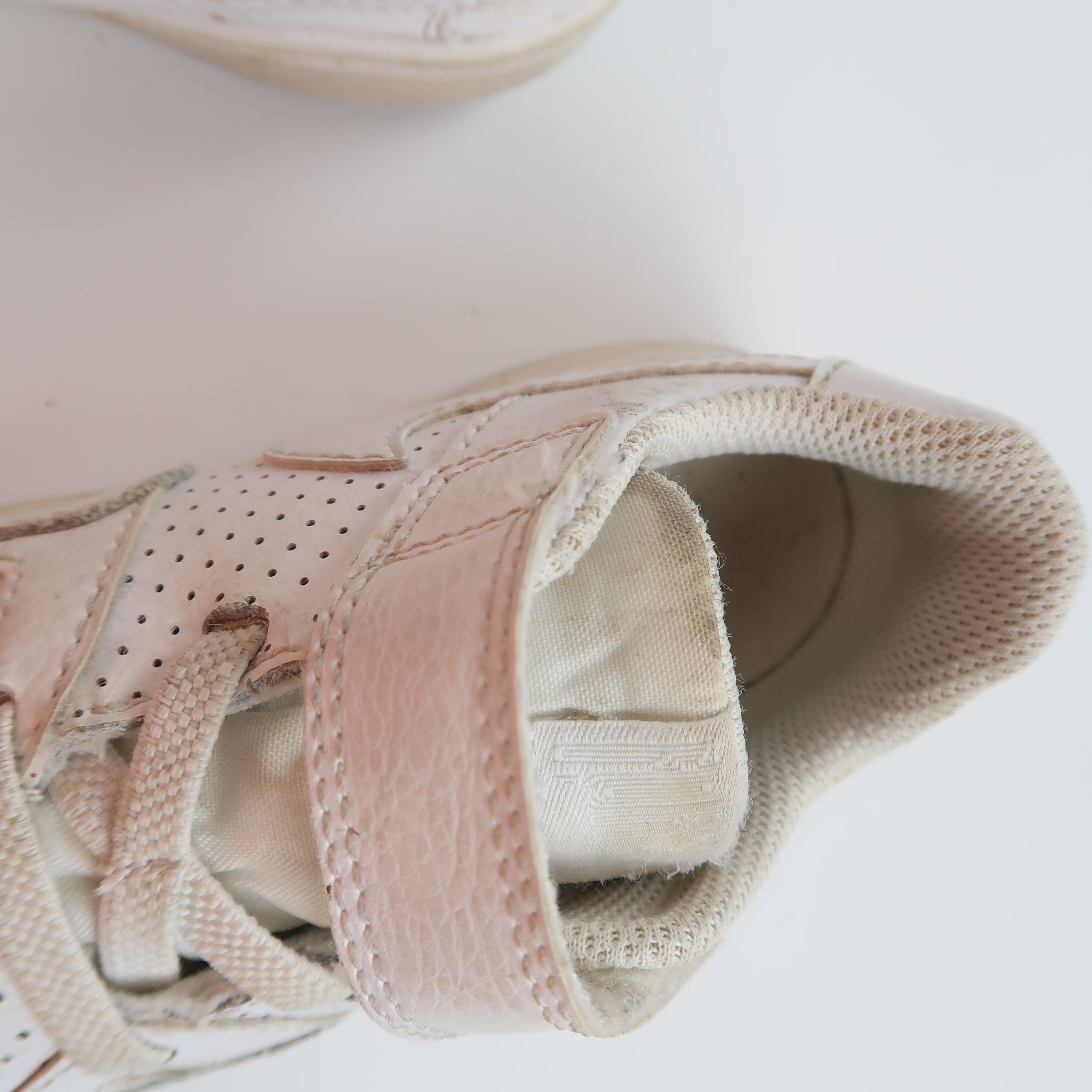 Nike - Shoes (Shoes - 8)