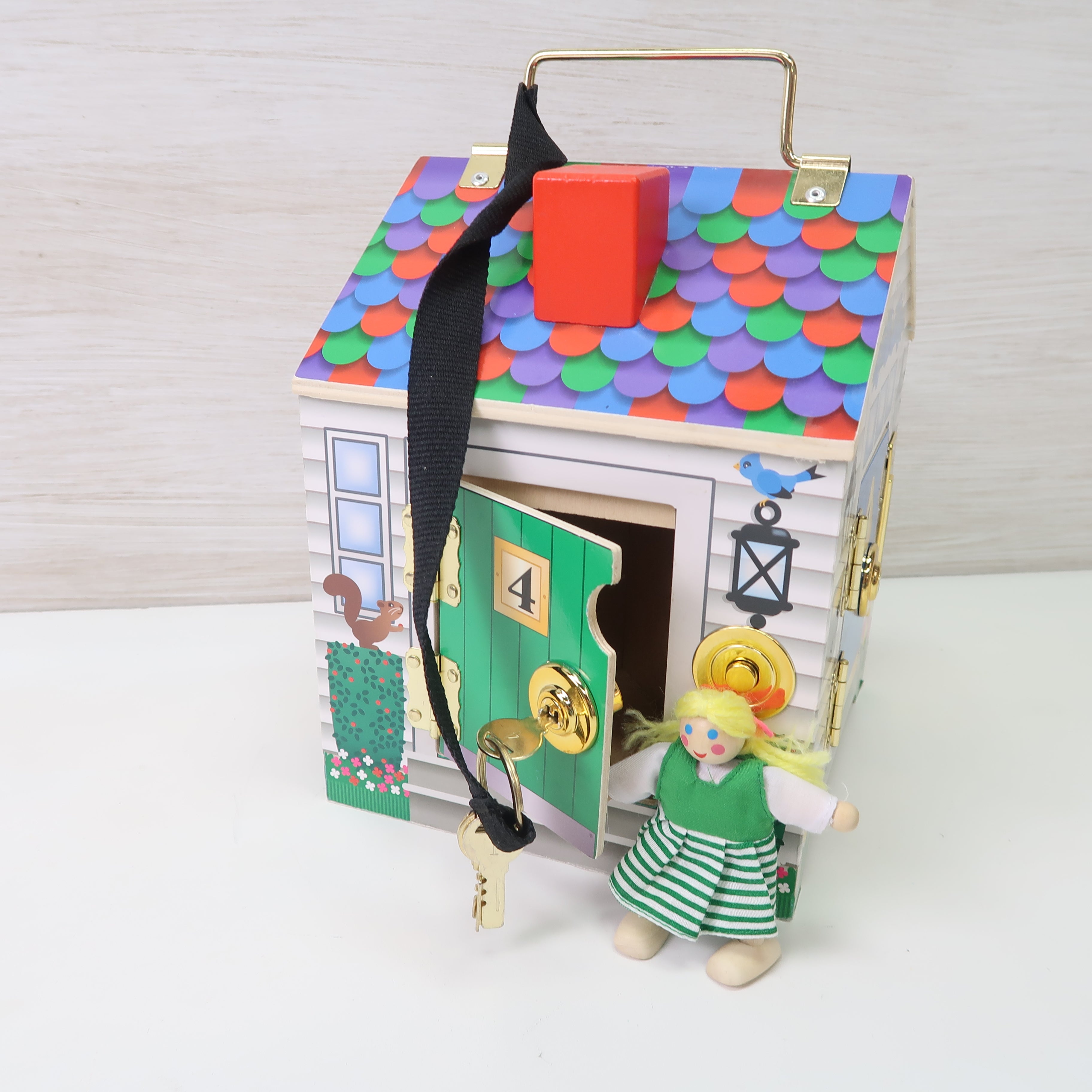 Melissa & Doug - Take Along Wooden Doorbell House *no shipping