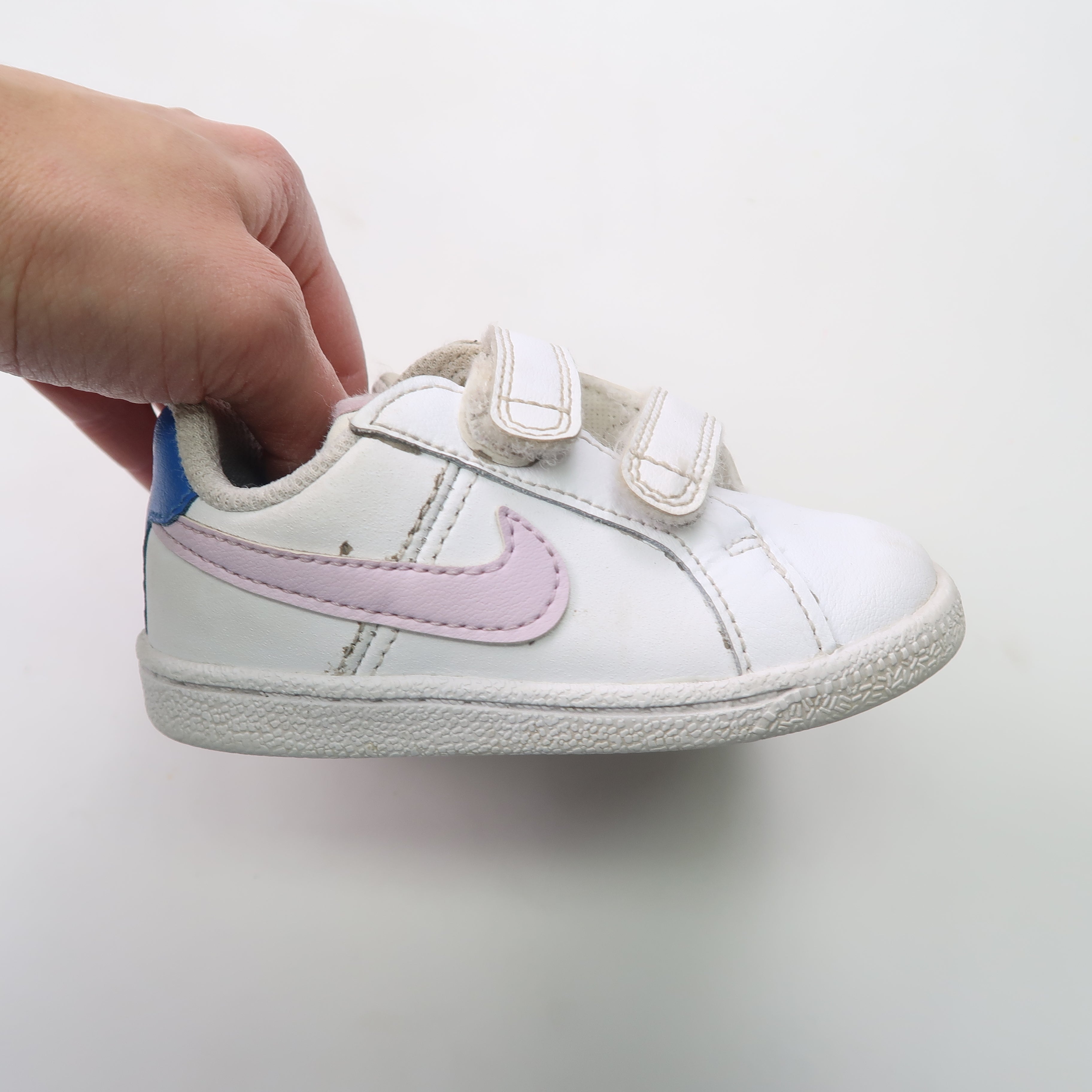 Nike - Shoes (Shoes - 5.5)