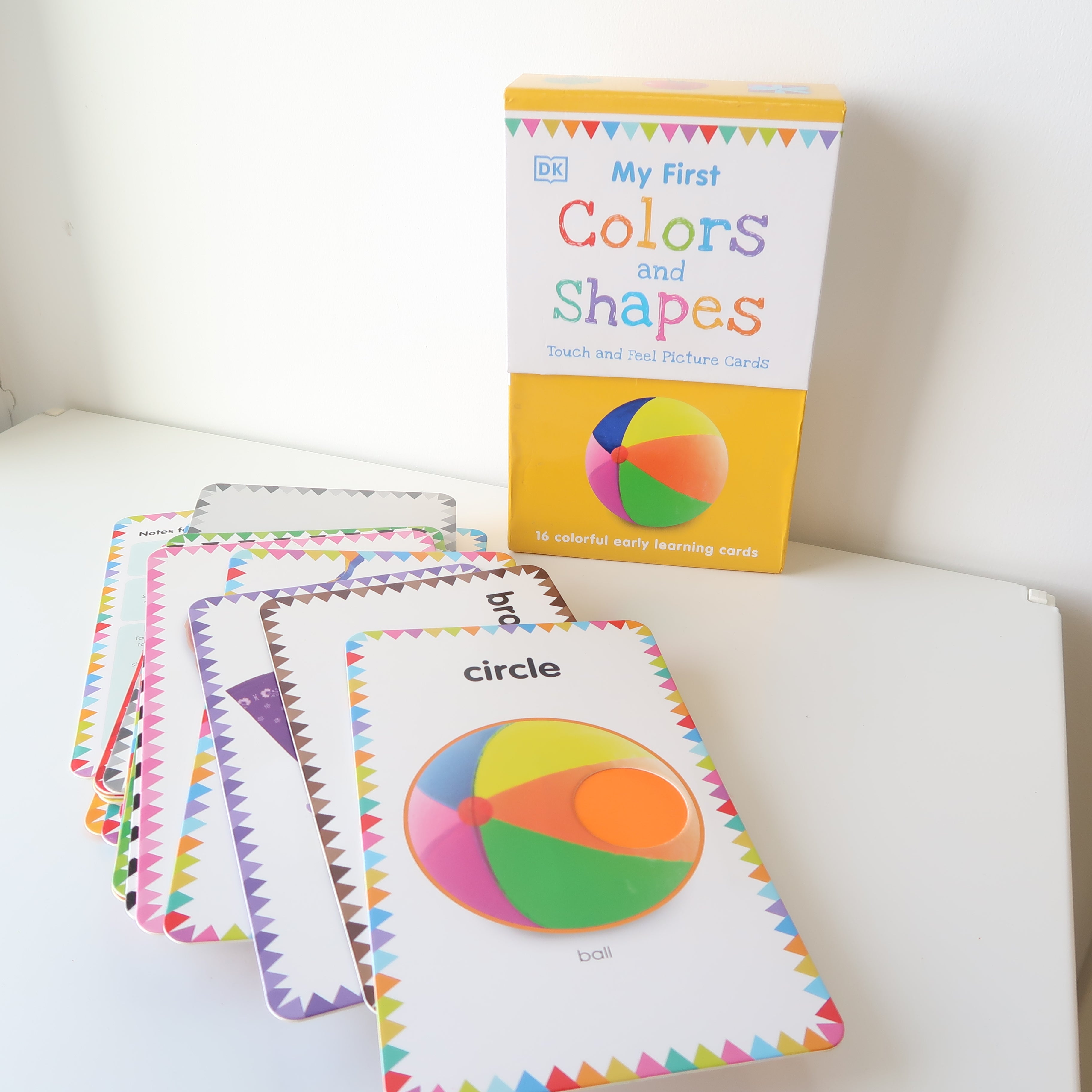 DK Colors & Shapes - Touch & Feel Flashcards