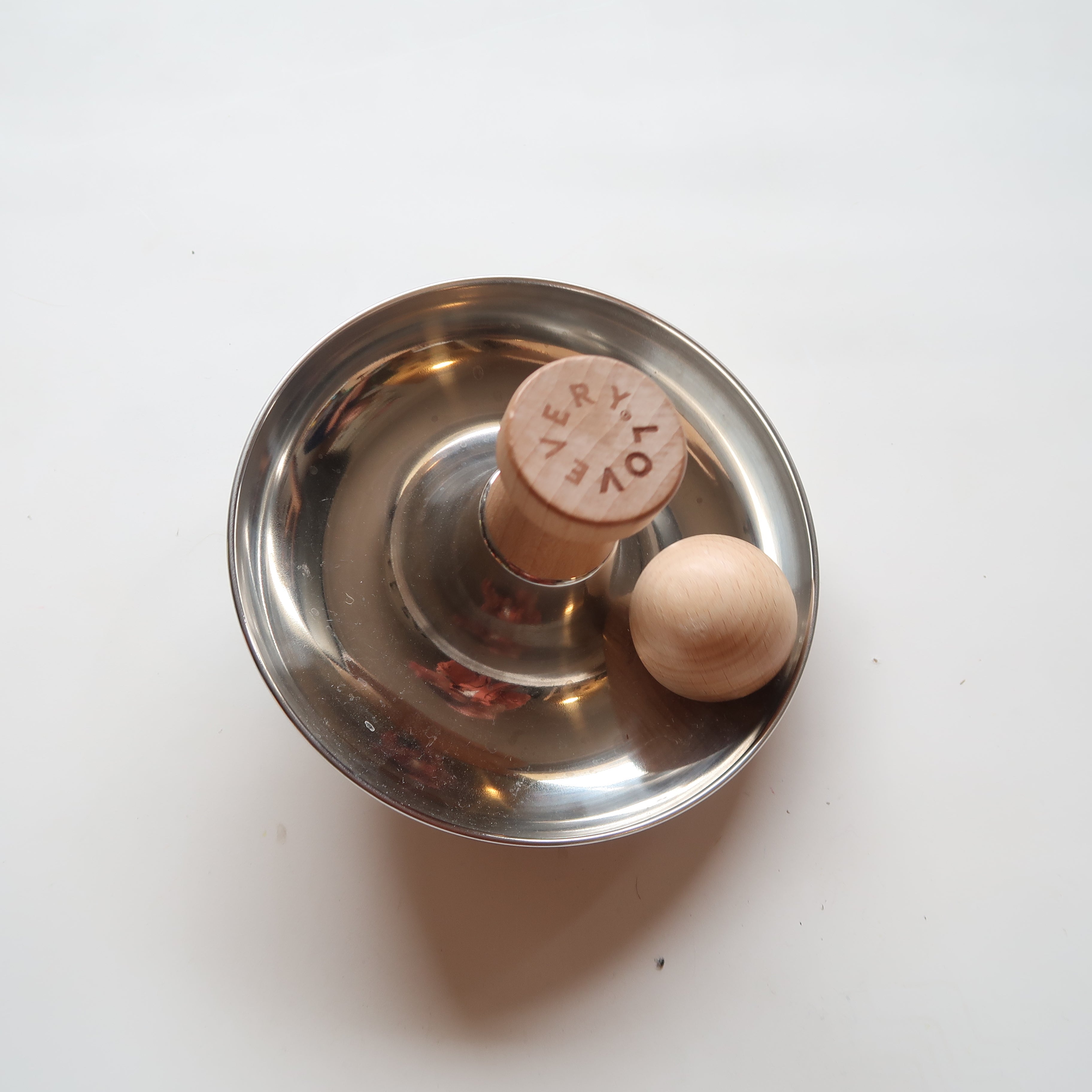 Lovevery - Spinner with Ball