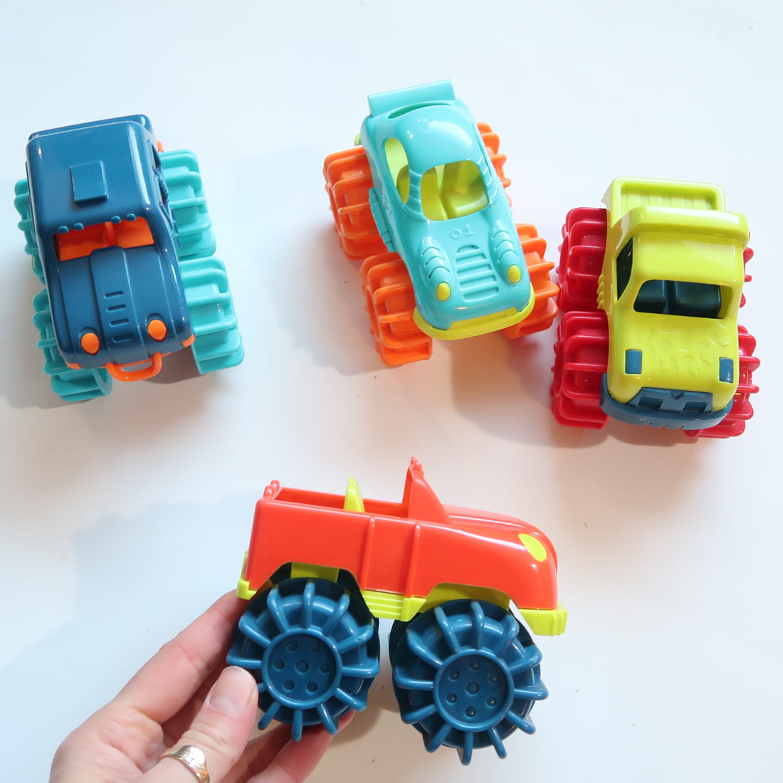 BToys - Plastic Monster Trucks