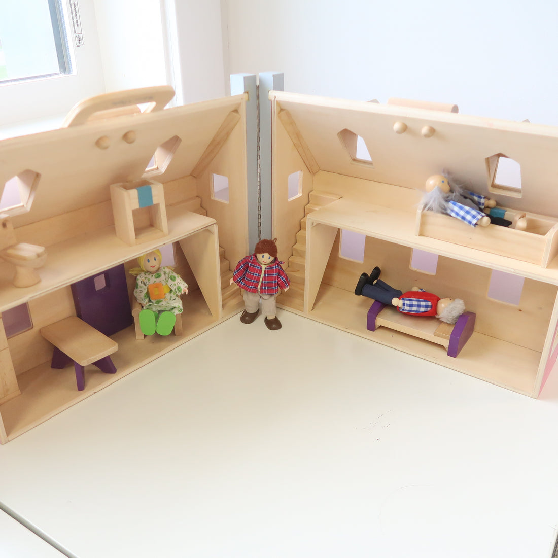 Melissa & Doug - Folding Wooden Dollhouse with Accessories *no shipping