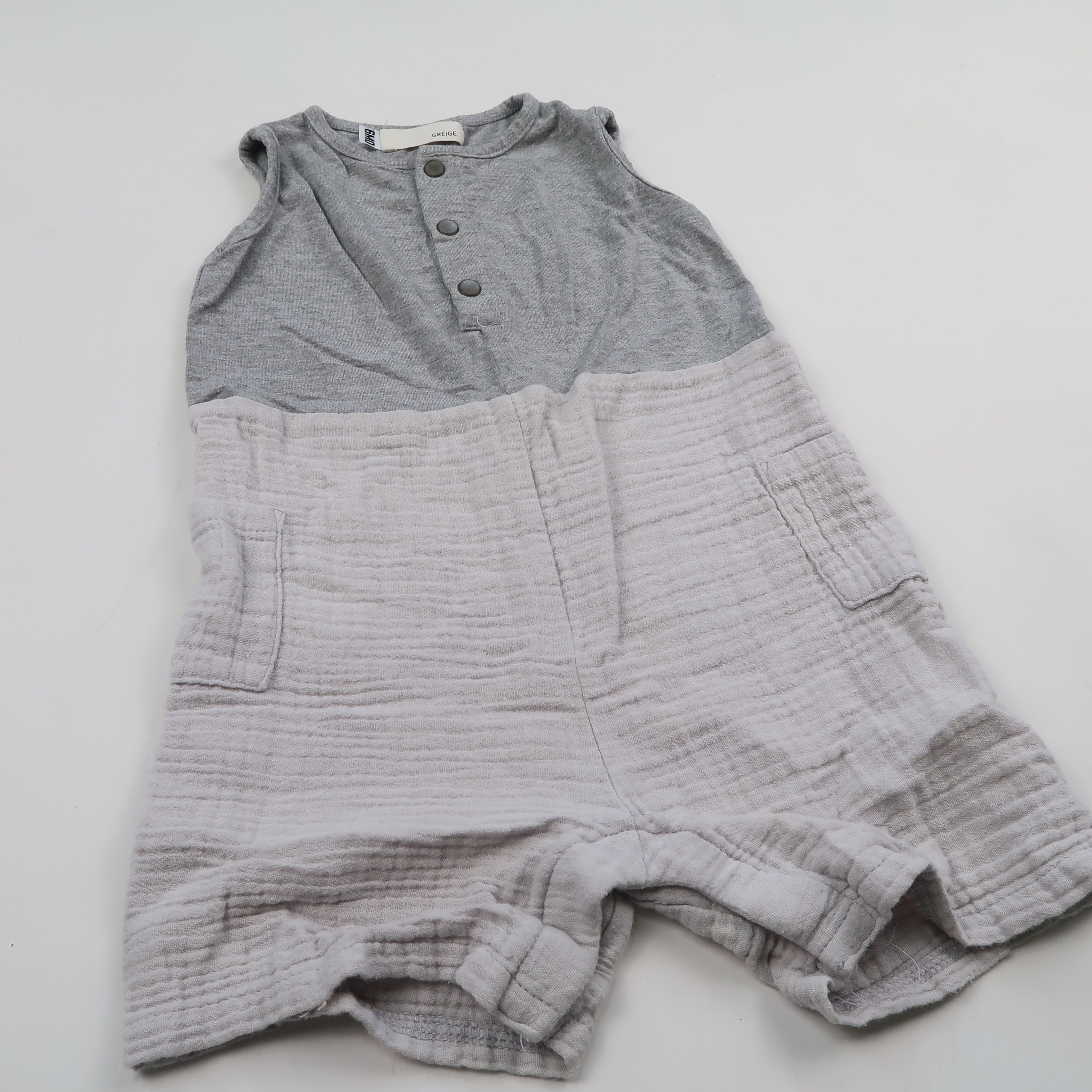 Greige - Romper (6M) *fits large