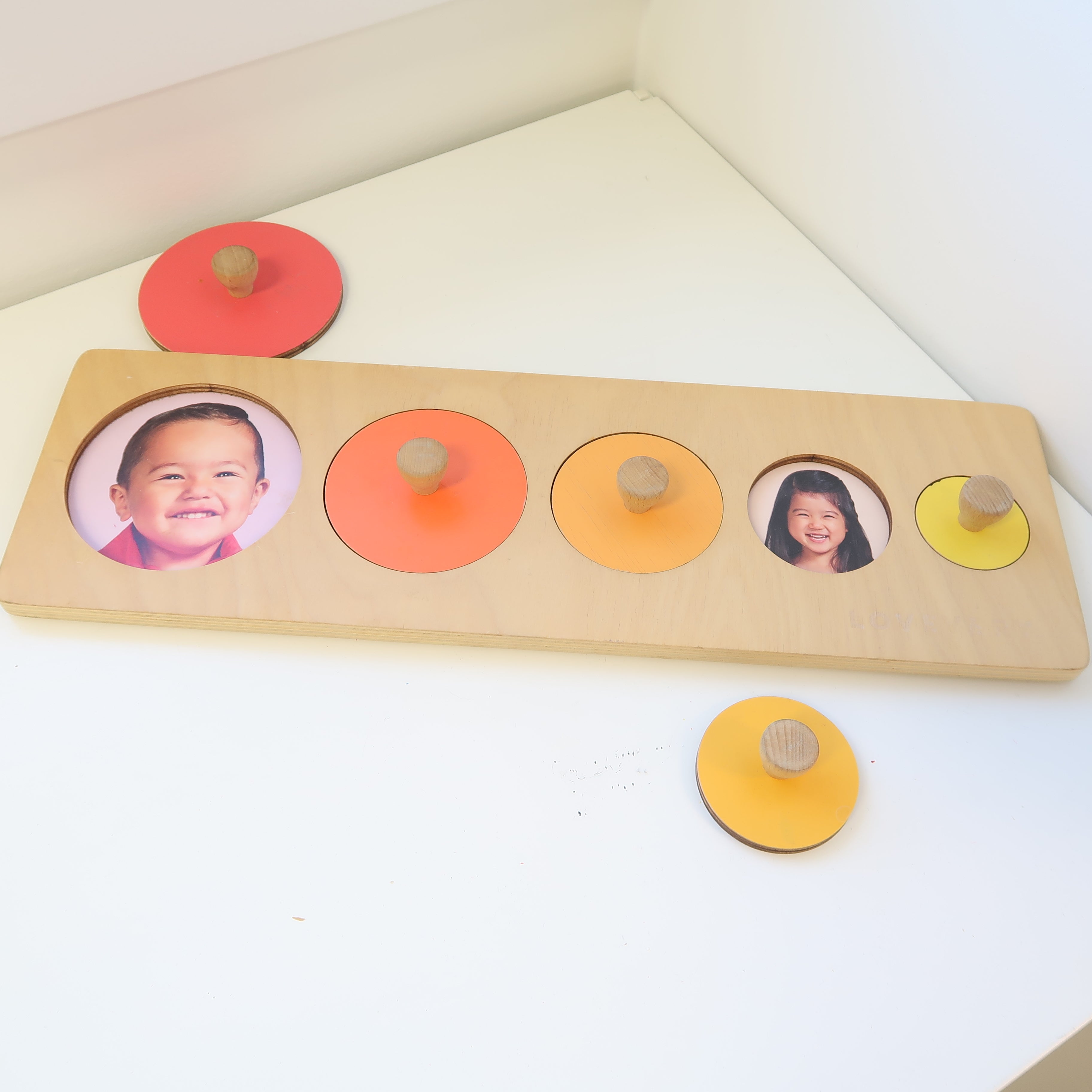 Lovevery - Friends Puzzle