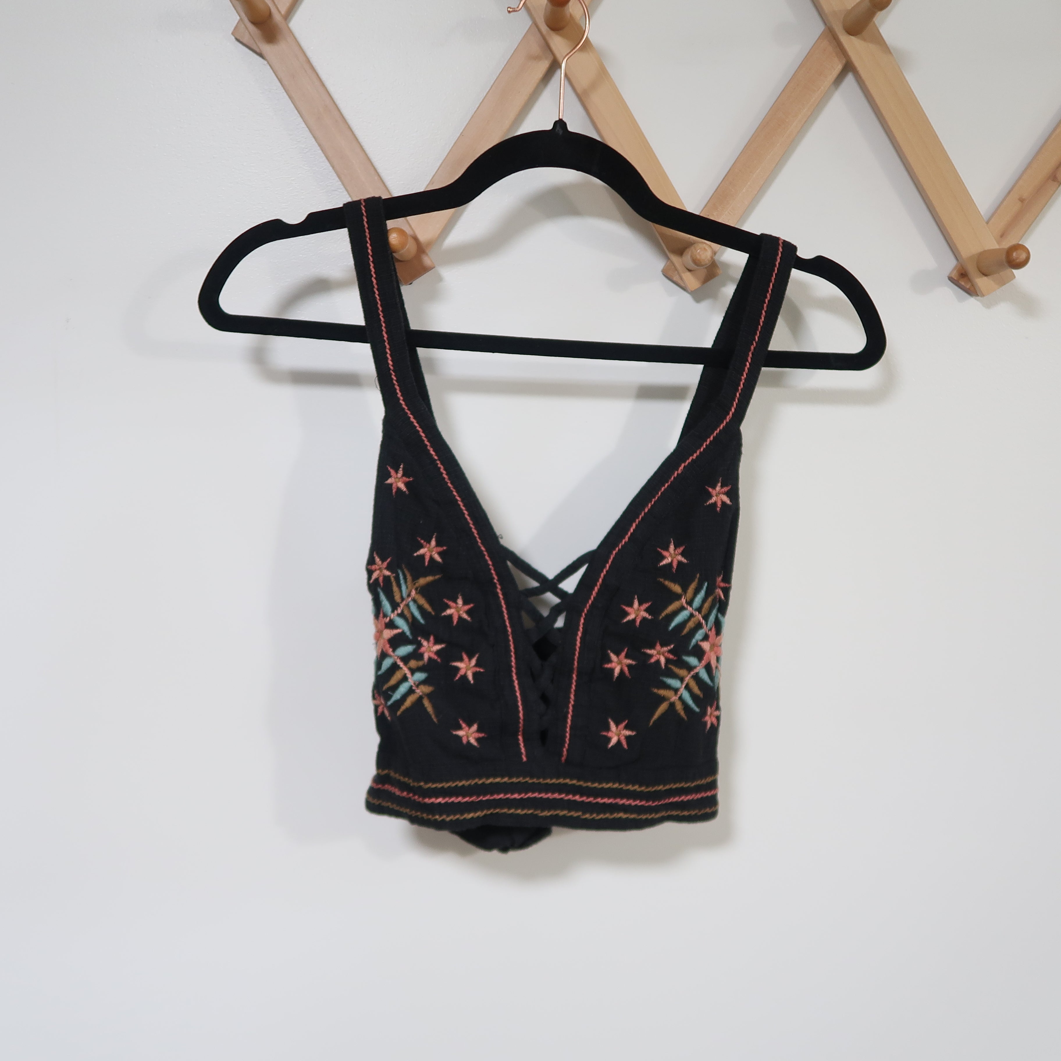 American Eagle Bra/Crop (Women's Small) Aster and Luna