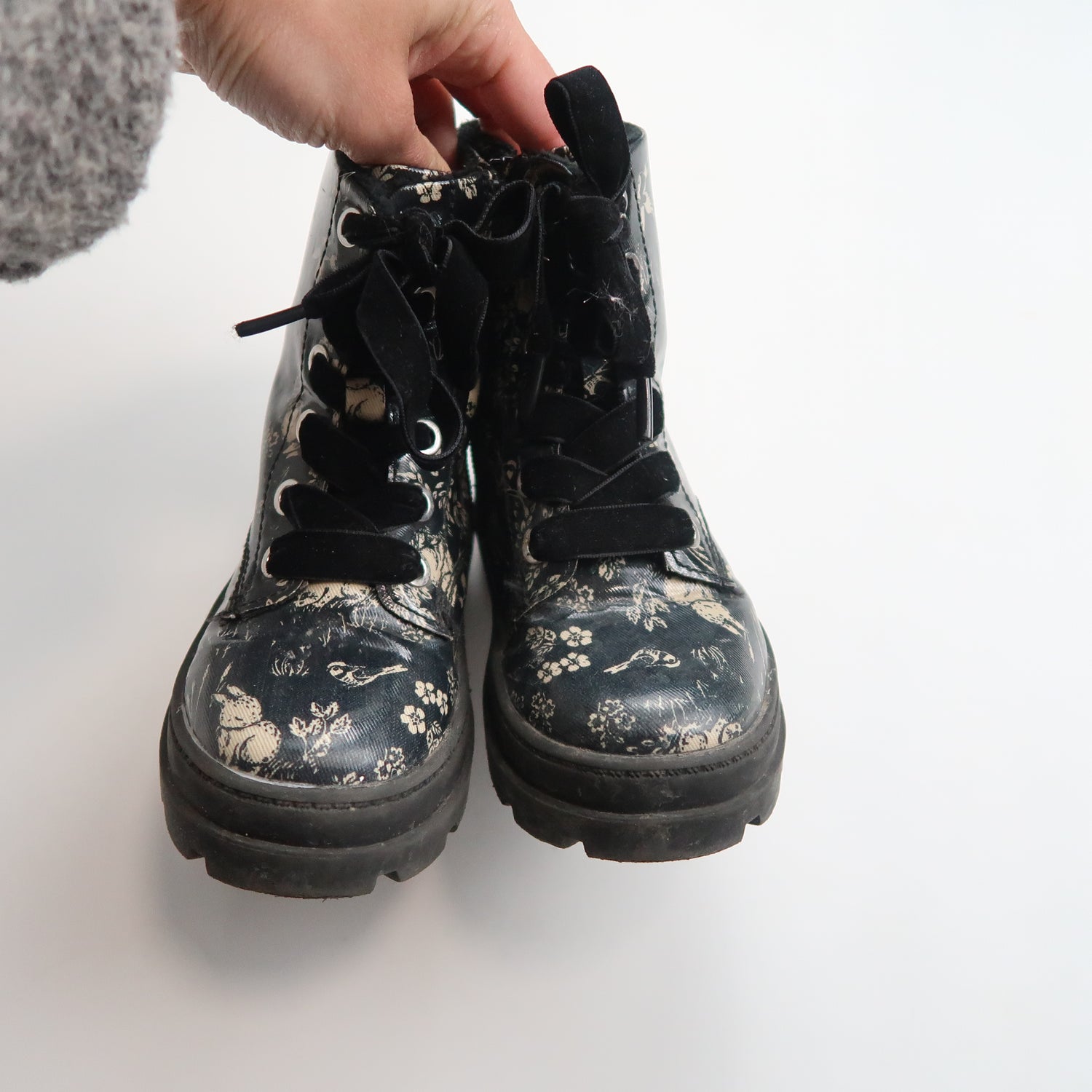 H&amp;M - Boots (Shoes - 9.5)