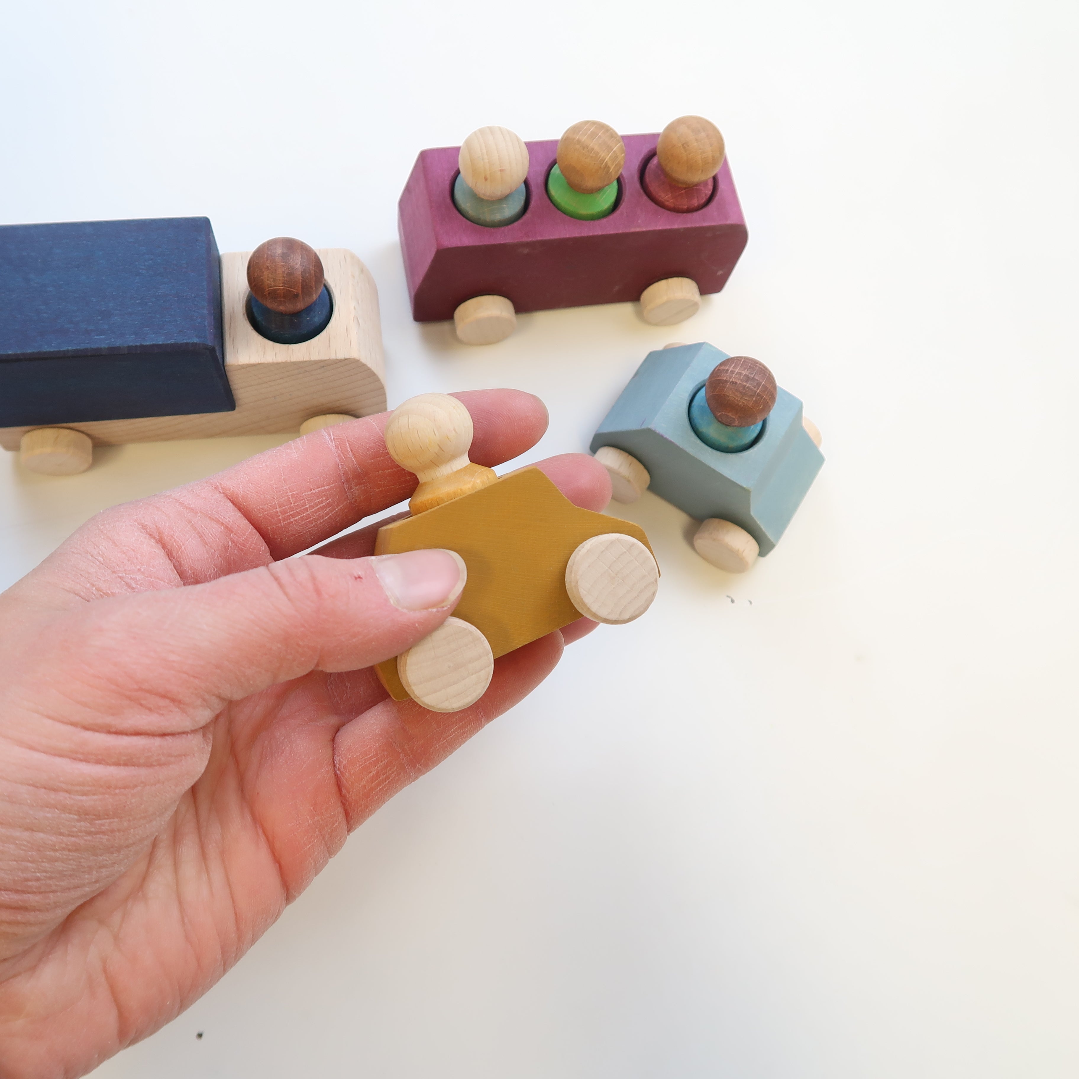 Lubulona - 4 Pack Vehicle on the Road &