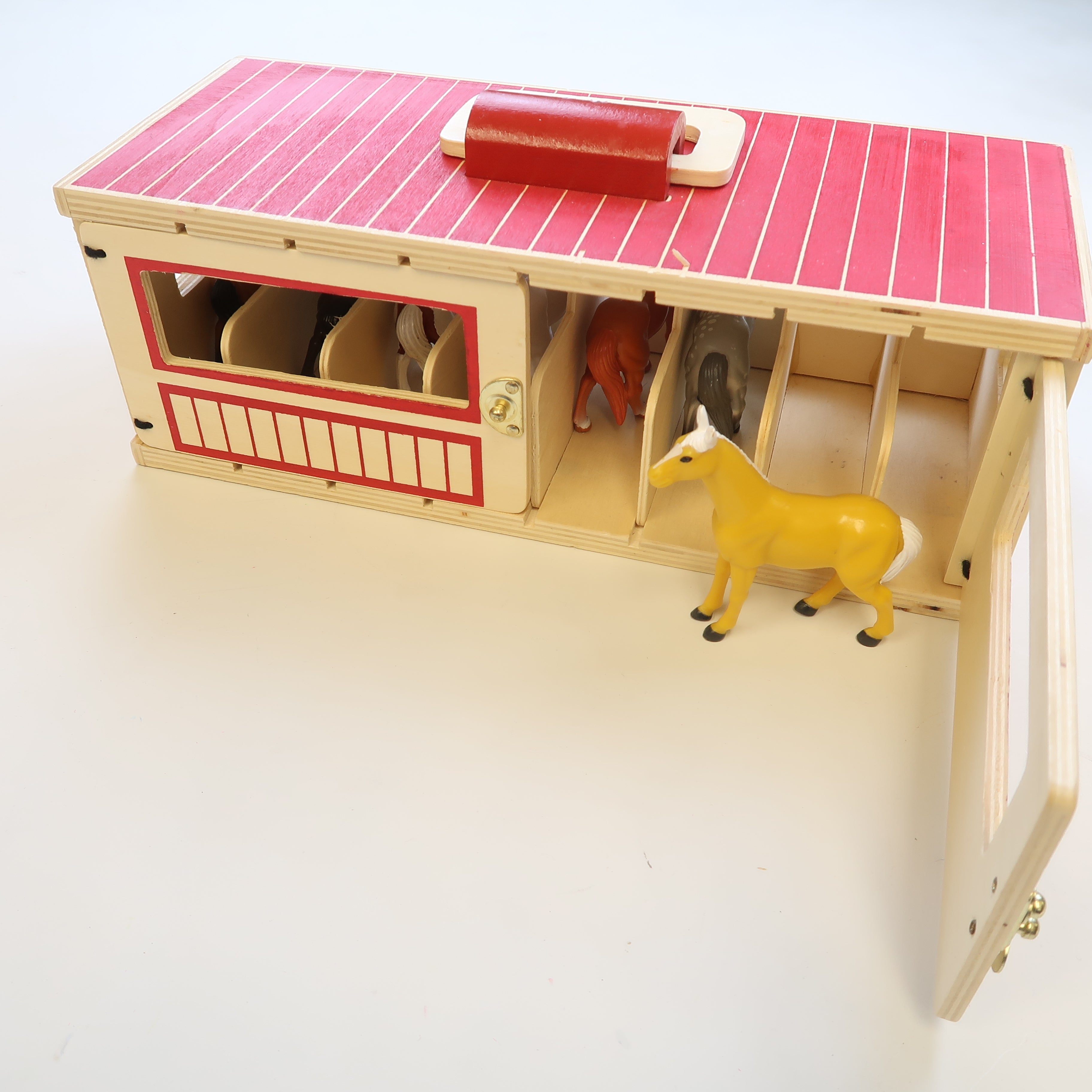 Melissa &amp; Doug - Horse Stable *no shipping