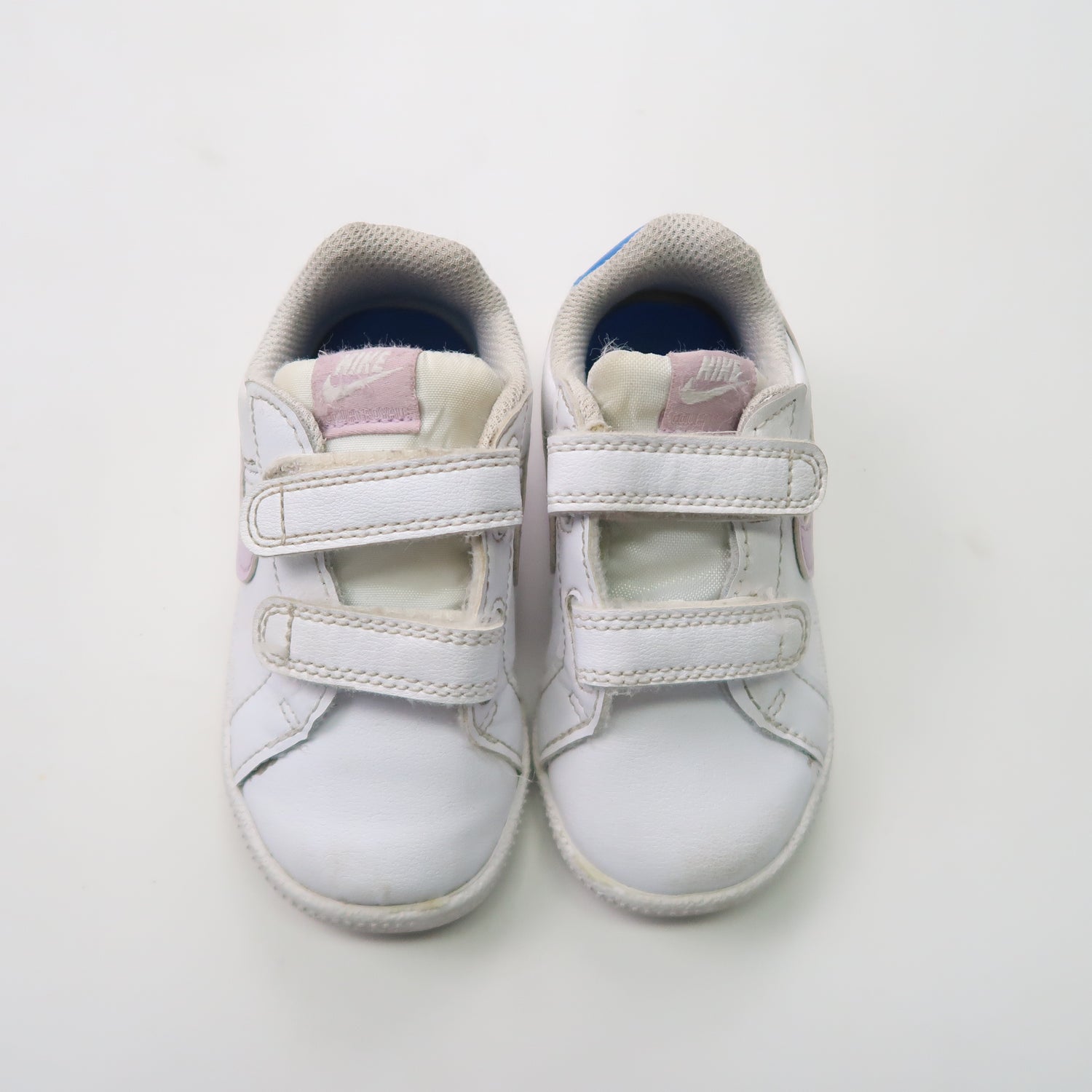 Nike - Shoes (Shoes - 5.5)