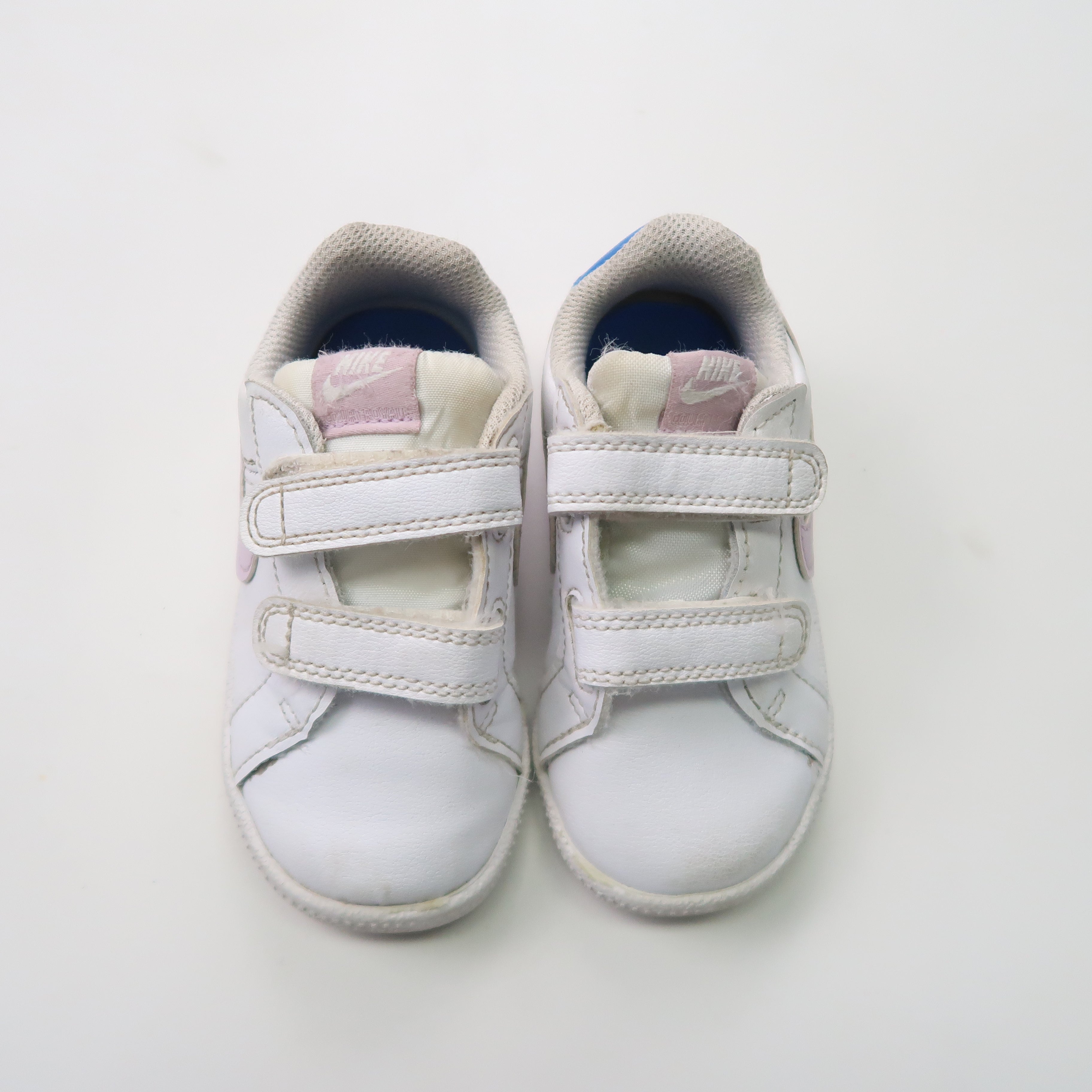 Nike - Shoes (Shoes - 5.5)