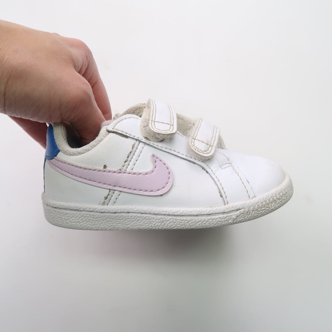 Nike - Shoes (Shoes - 5.5)