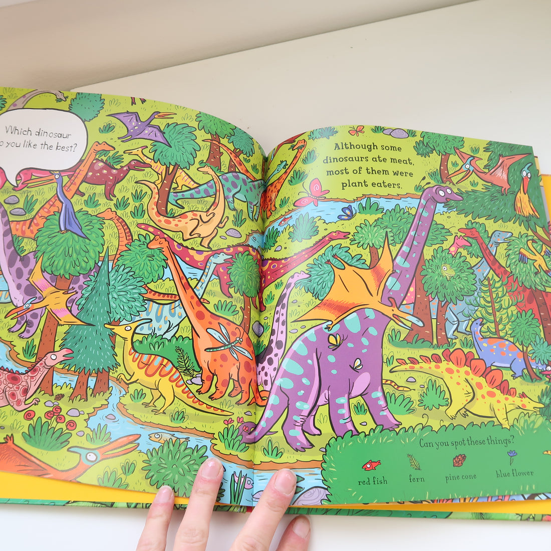 Spot the Dinosaur on the Island - Hardcover