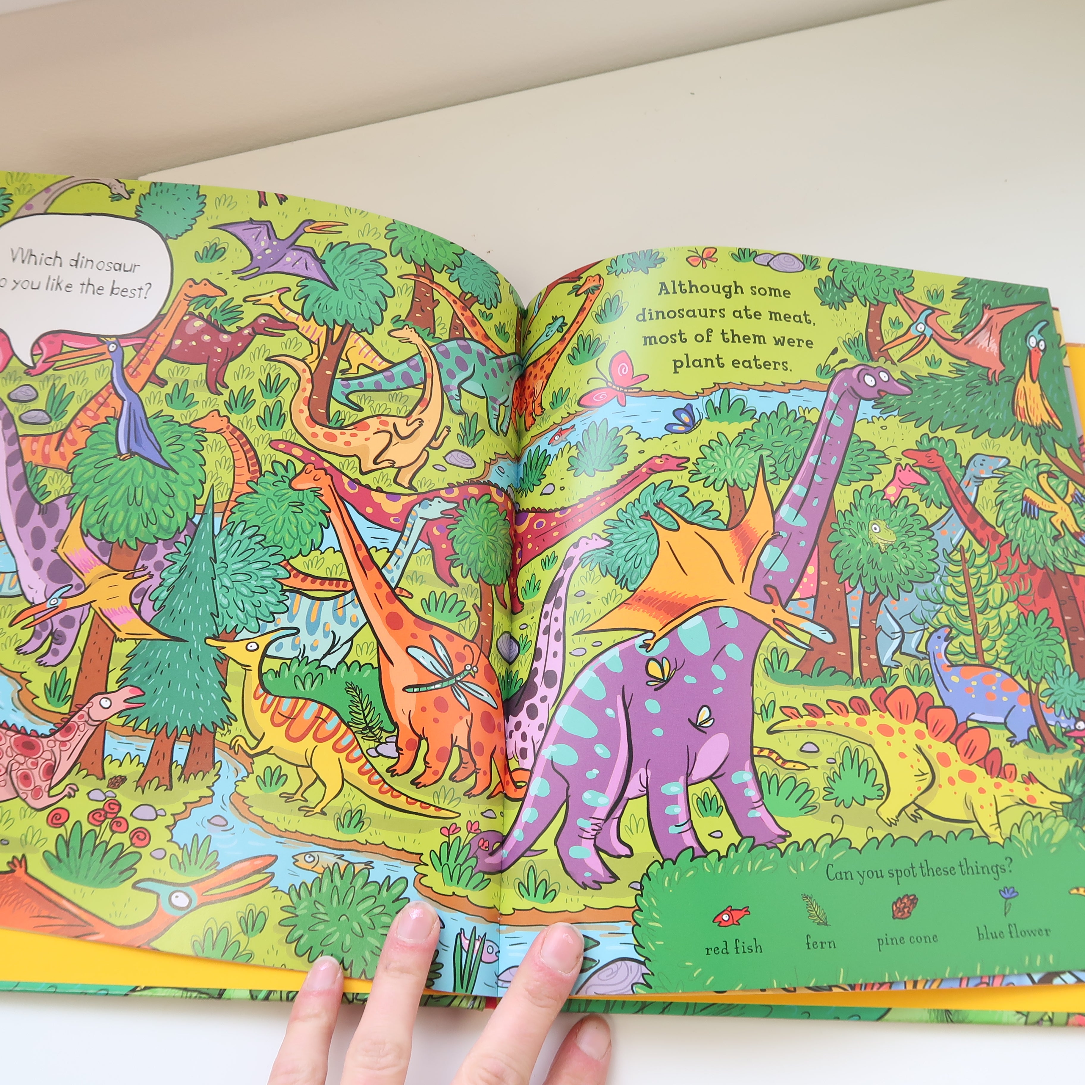 Spot the Dinosaur on the Island - Hardcover