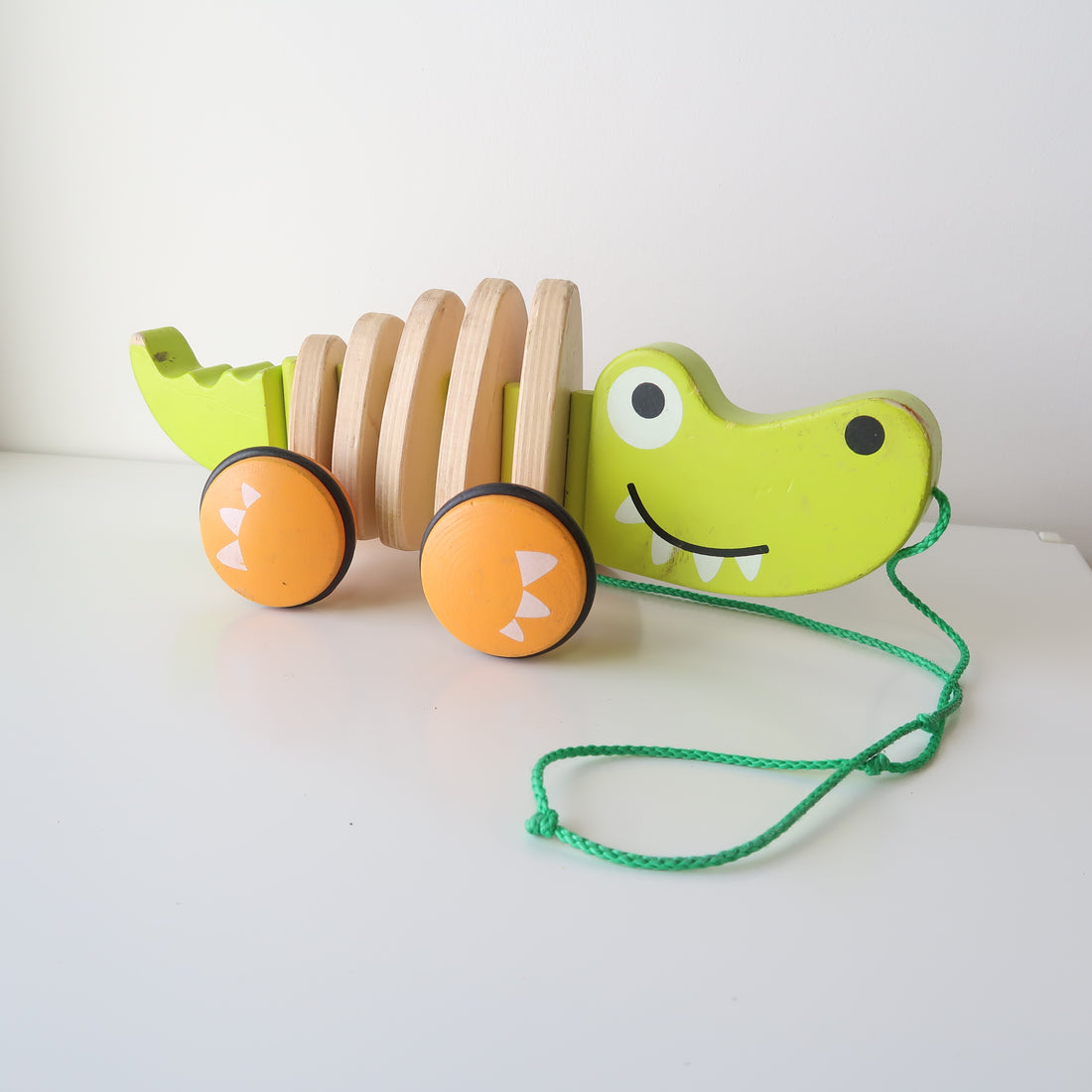 Hape - Walk A Long Croc