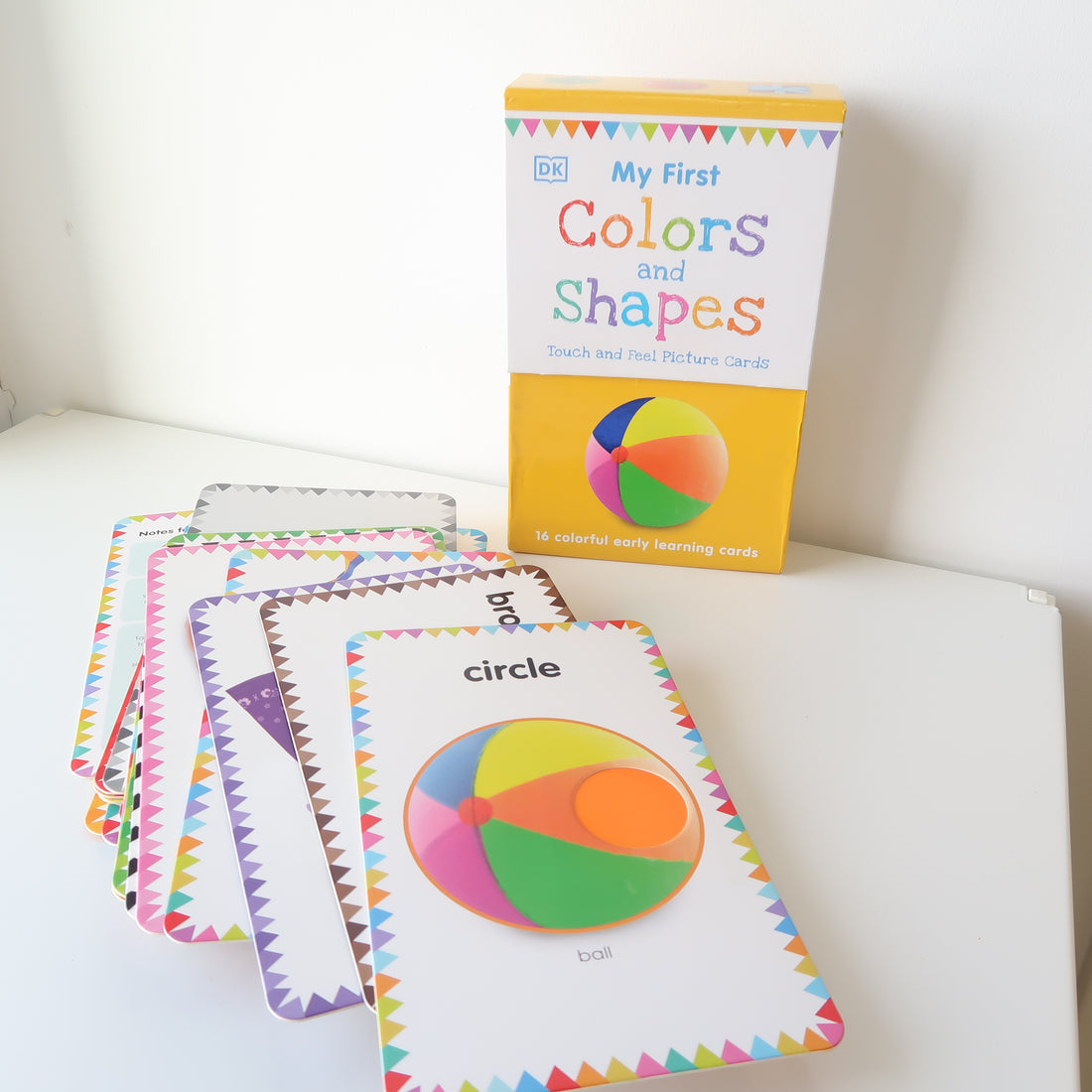 DK Colors &amp; Shapes - Touch &amp; Feel Flashcards