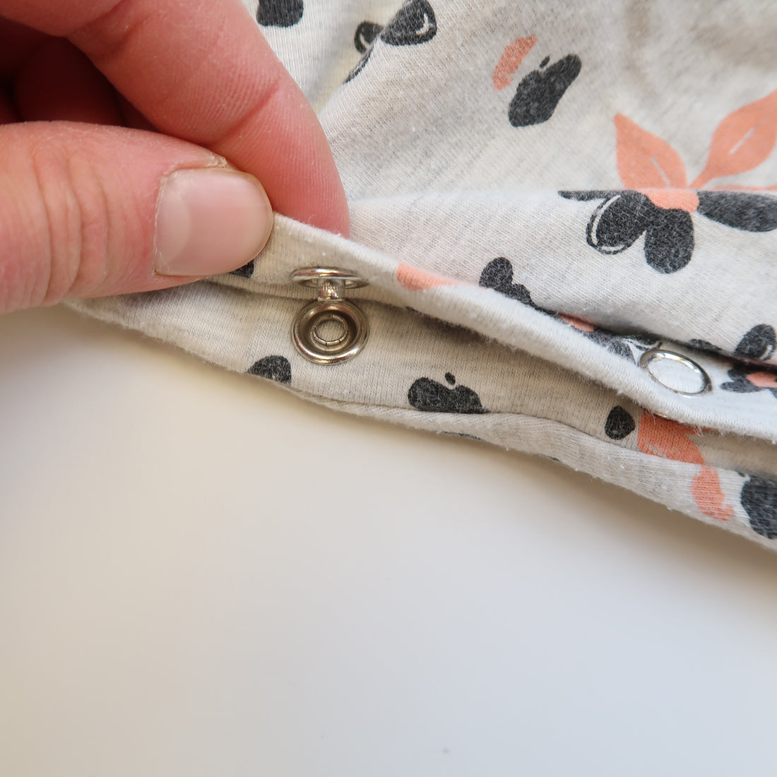 Olive &amp; Harp - Romper (6-9M) *needs repair