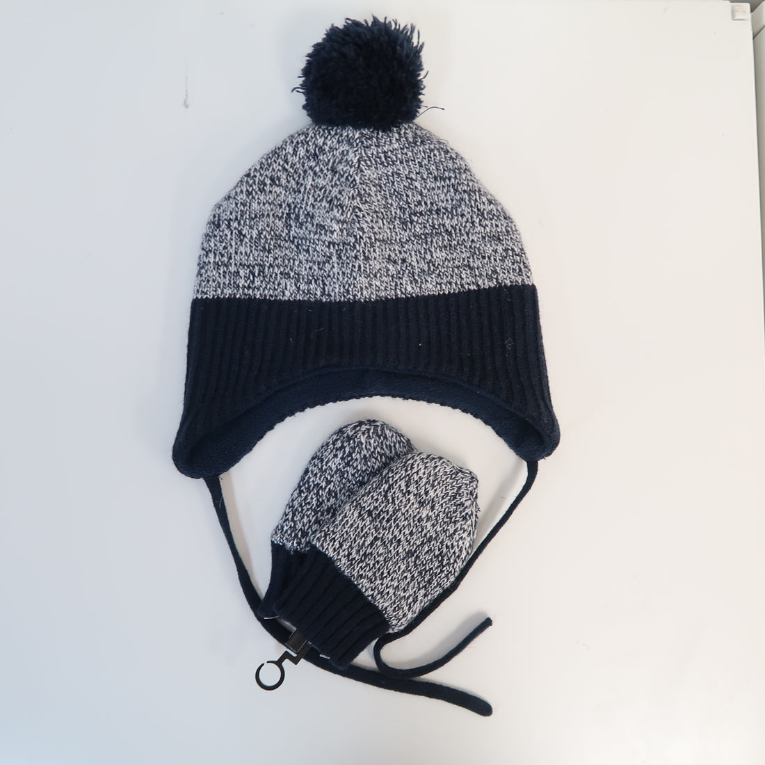 H&amp;M - Hat &amp; Mitt Set (3-6M)