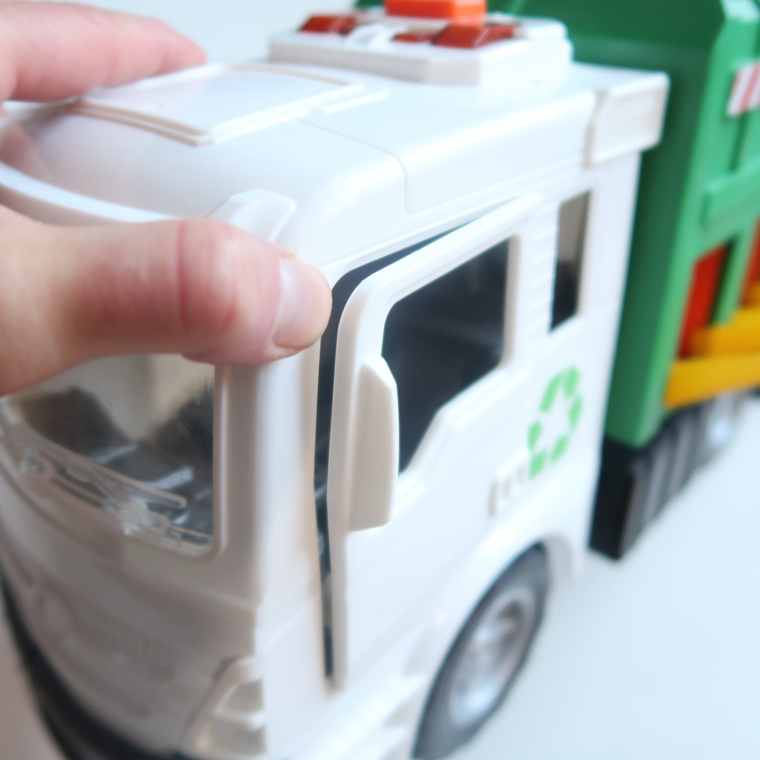 Toys R Us Garbage Truck *no shipping - gently used