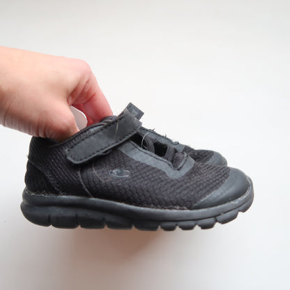 Champion - Shoes (Shoes - 7.5)