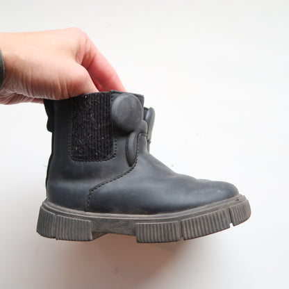 Zara - Boots (Shoes - 6/7) *gently used