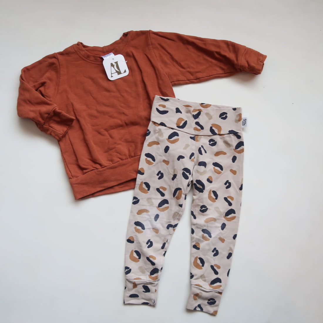 Olive &amp; Harp - Set (2/3T) *playwear - pinhole in bum