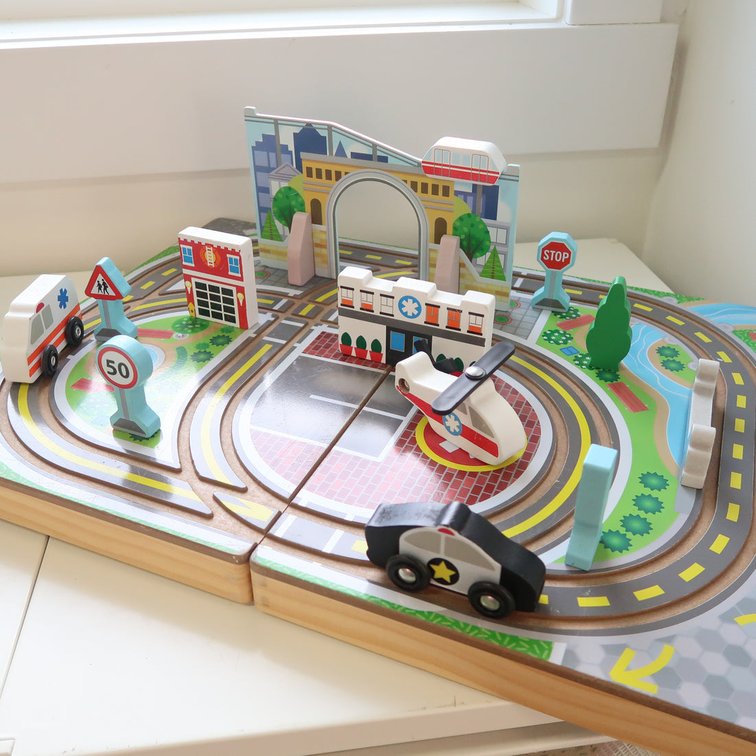 Melissa & Doug - Take Along Town *no shipping