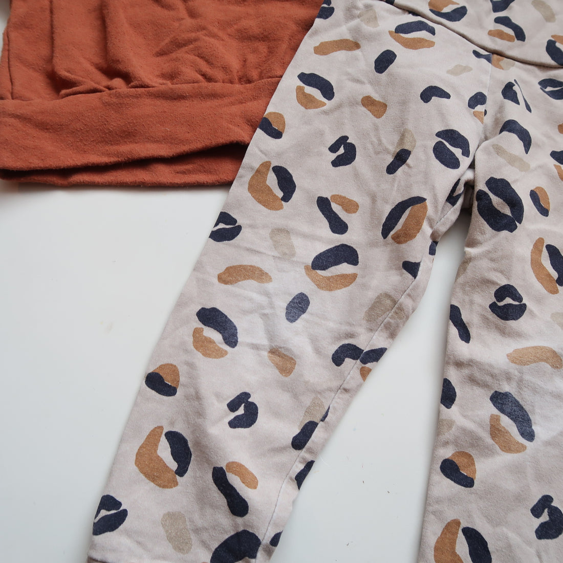 Olive &amp; Harp - Set (2/3T) *playwear - pinhole in bum