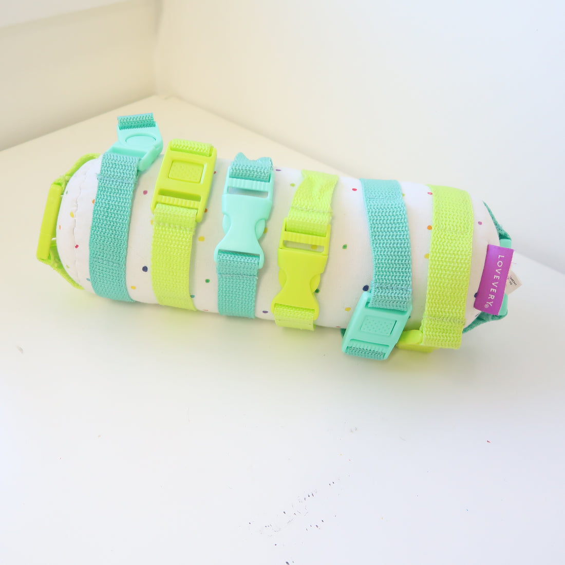 Lovevery - Buckle Toy