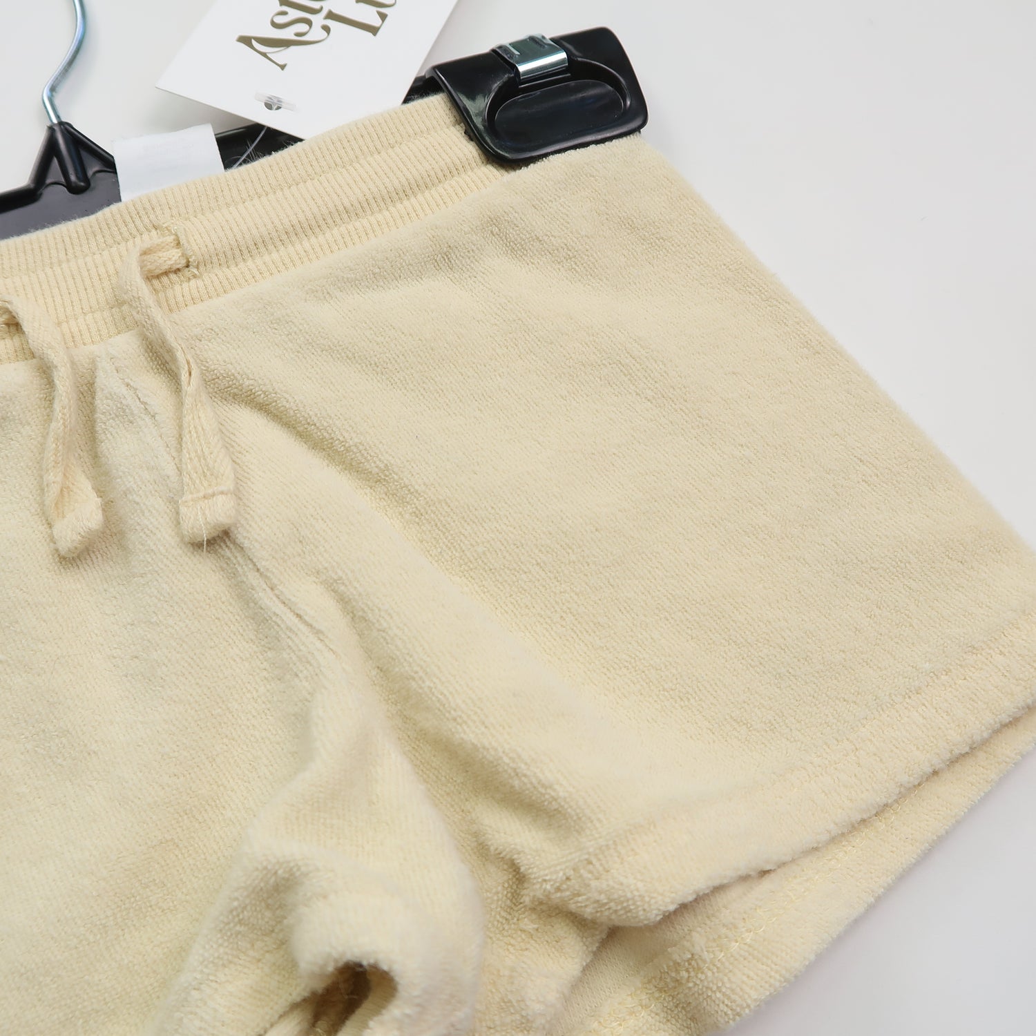 H&amp;M - Shorts (6-9M)