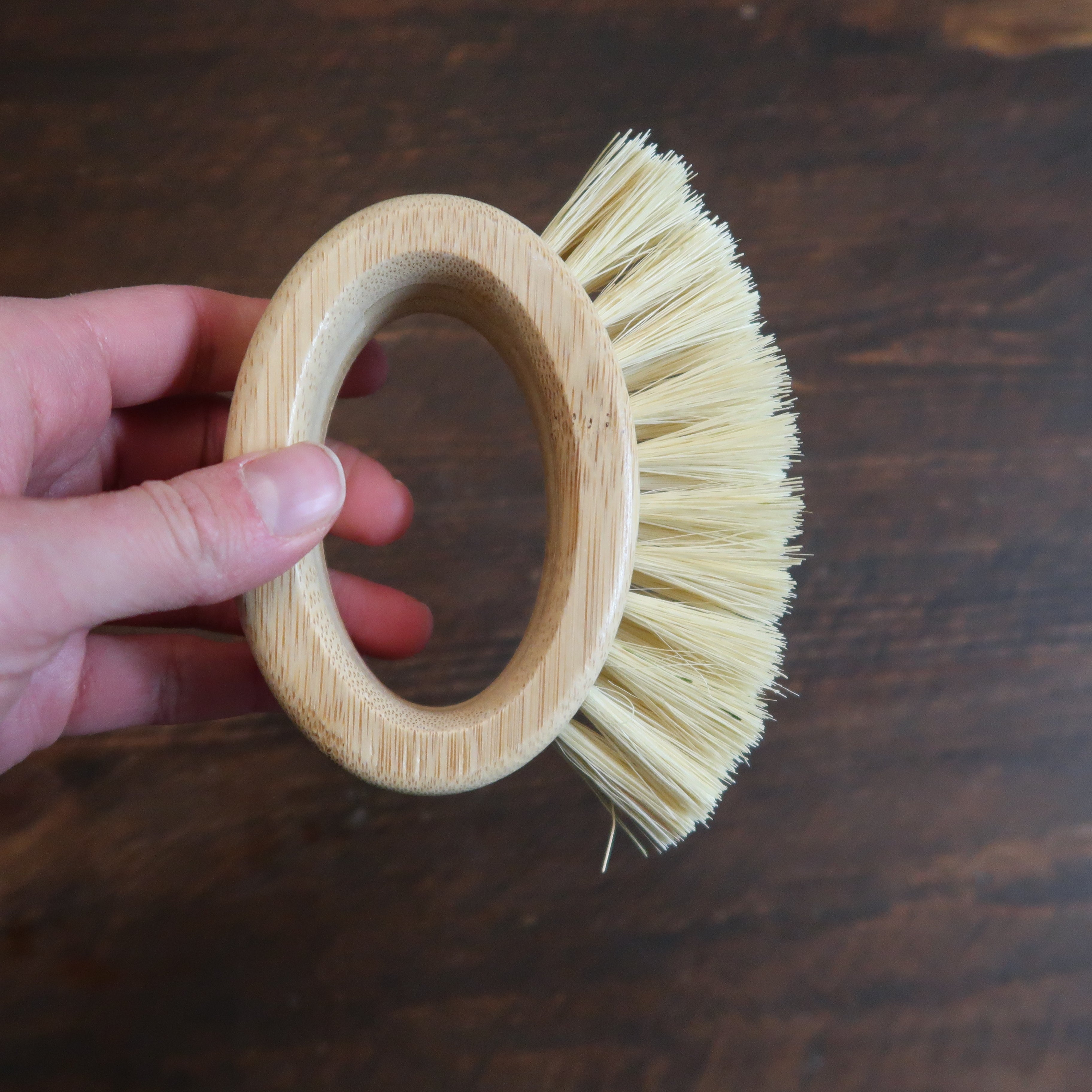 EKO + CO - OVAL SCRUB BRUSH