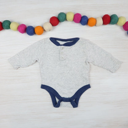 OLD NAVY - ONESIE (3-6M)